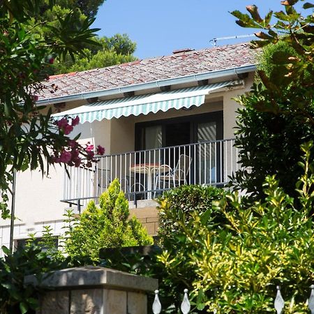 Apartmani Nena I Branko Premantura Exterior photo
